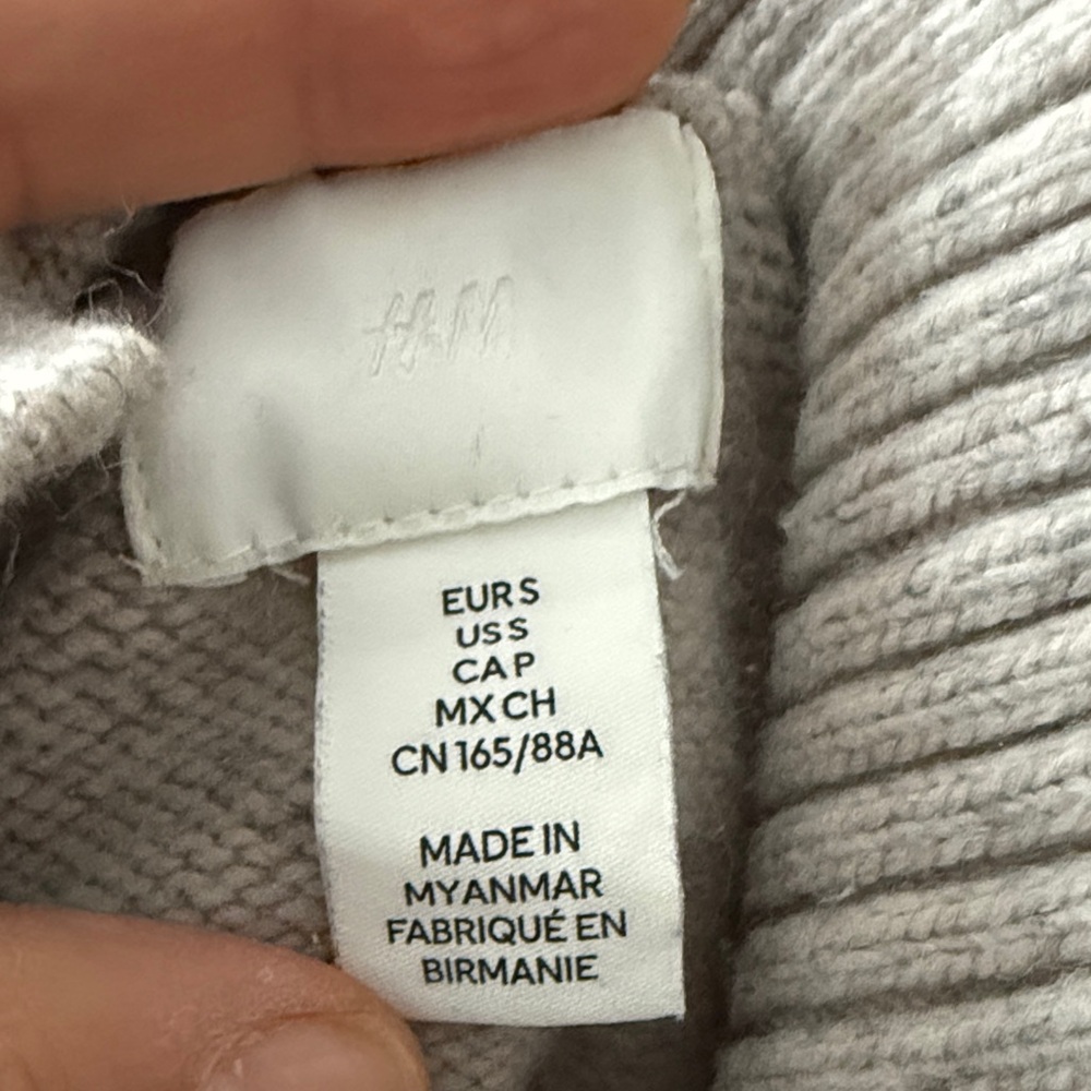 H&M Light Gray Mock Neck Women's Sweater - Picture 3 of 3